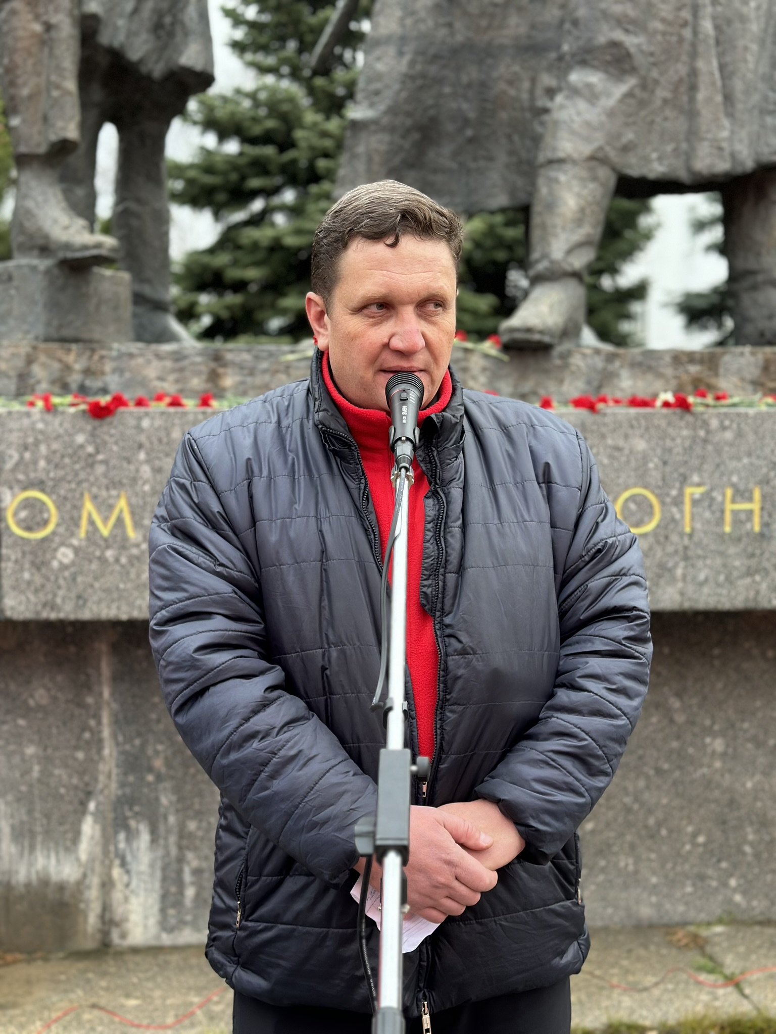 В Йошкар-Оле прошел митинг в честь 106-й годовщины Великой Октябрьской  социалистической революции — КПРФ Марий Эл